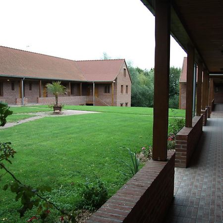 Hotel Les Charmilles De Mormal Landrecies Экстерьер фото