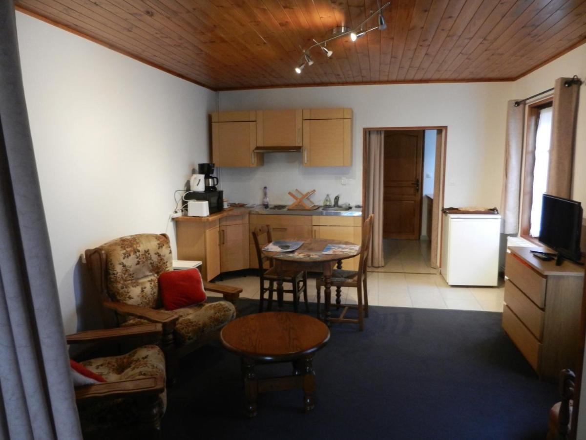Hotel Les Charmilles De Mormal Landrecies Экстерьер фото