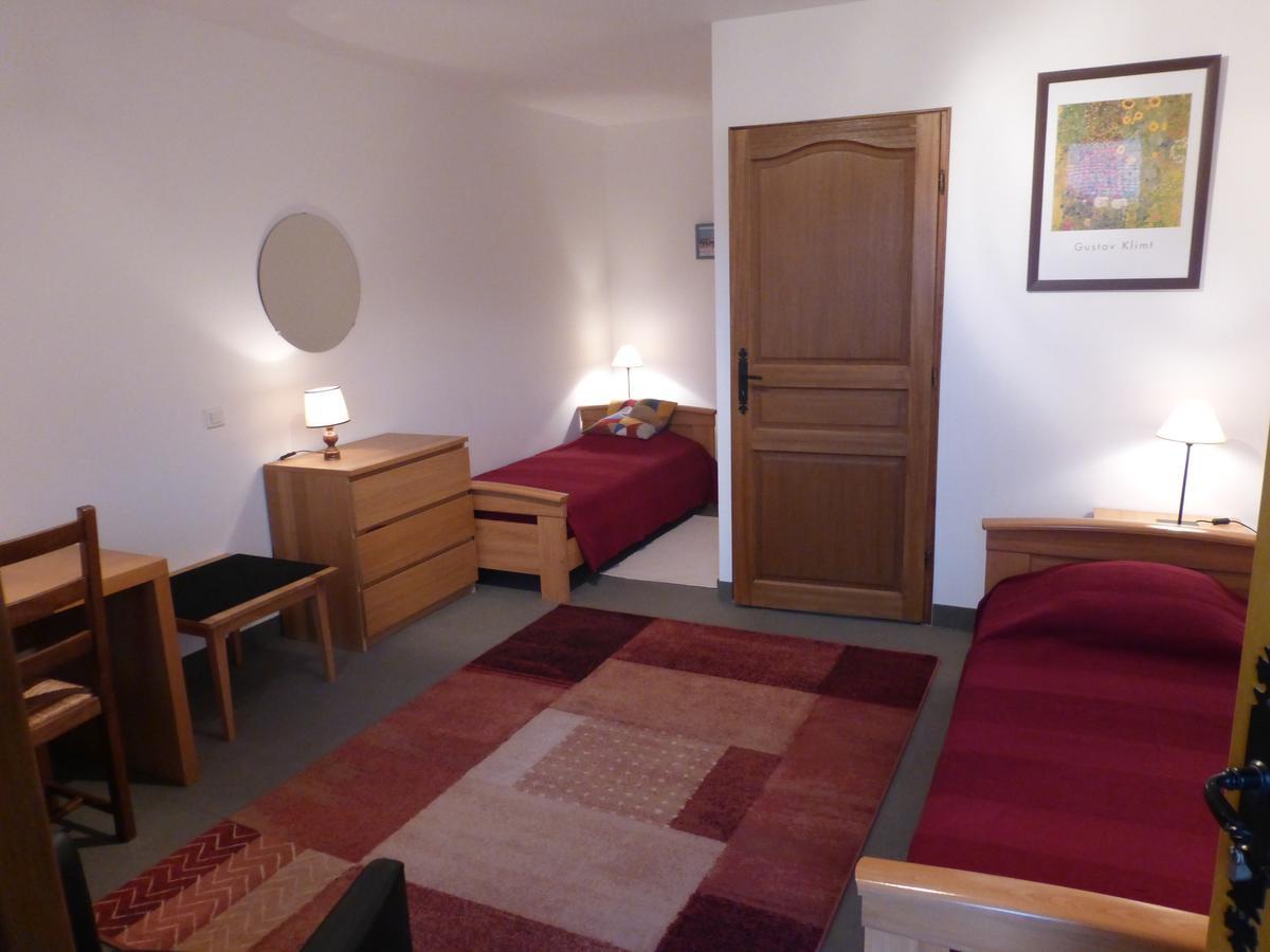 Hotel Les Charmilles De Mormal Landrecies Номер фото