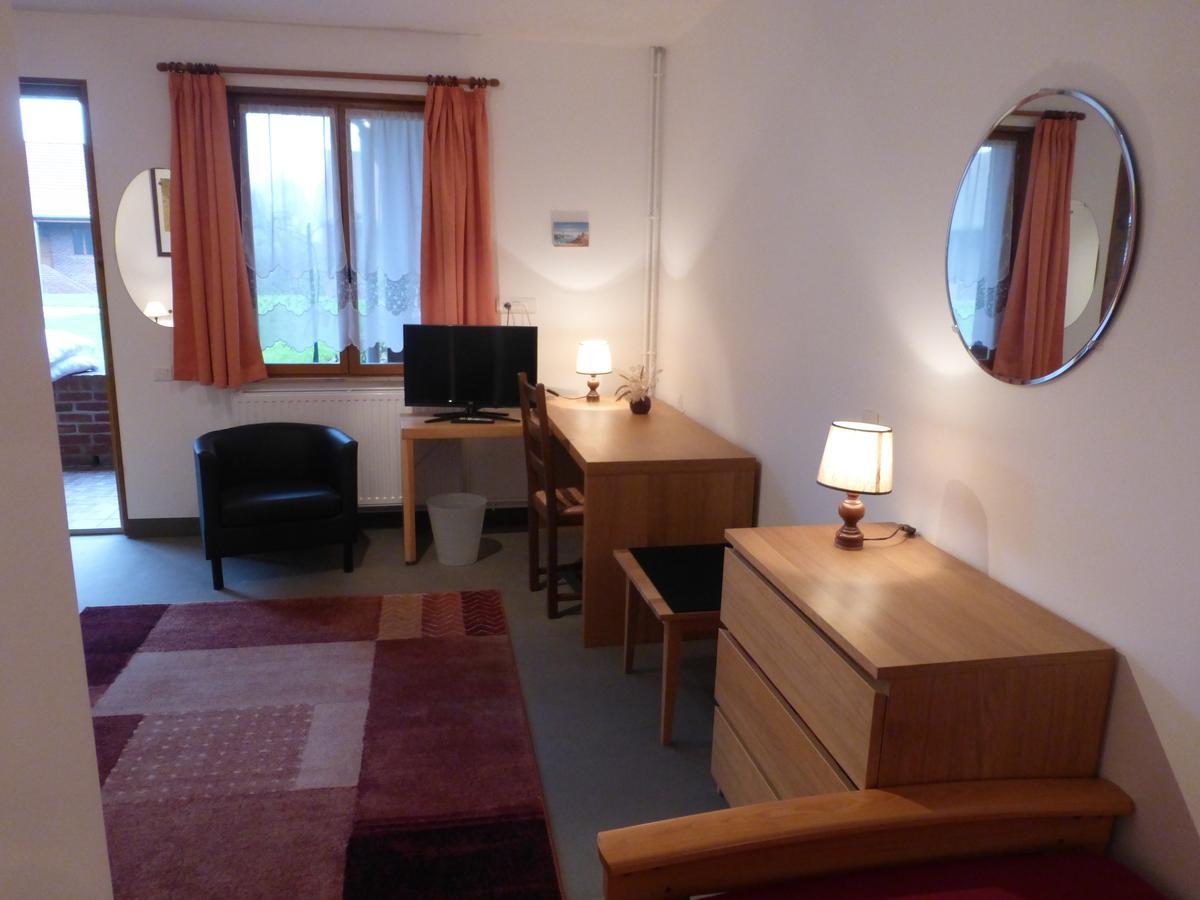 Hotel Les Charmilles De Mormal Landrecies Номер фото