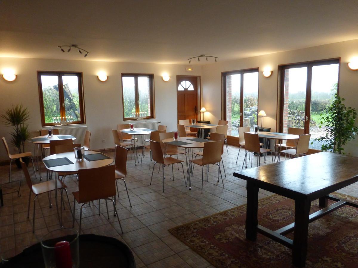 Hotel Les Charmilles De Mormal Landrecies Экстерьер фото