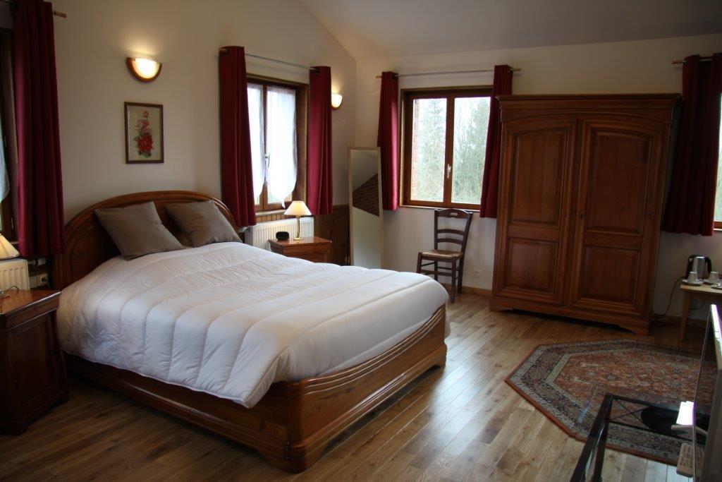 Hotel Les Charmilles De Mormal Landrecies Экстерьер фото